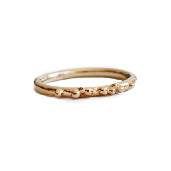 ORB granulated stacking ring / half eternity gold