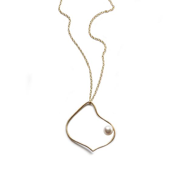 SILHOUETTE gold hoop necklace with white pearl