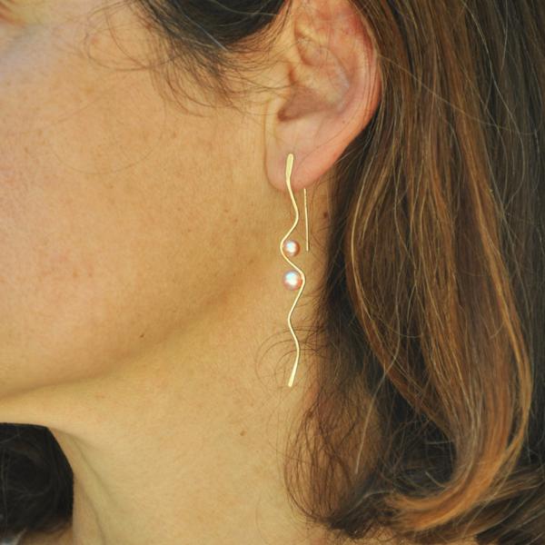 SILHOUETTE wave earrings, 9ct gold with blush pearls
