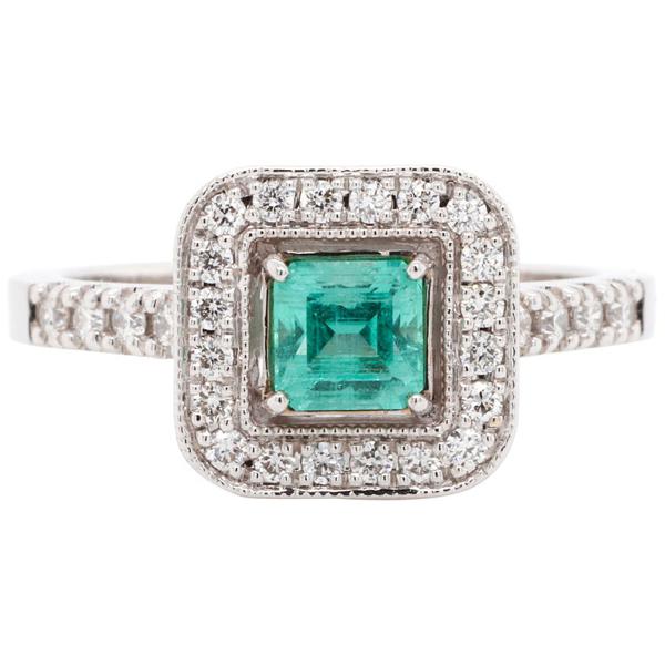 No-oil Russian Emerald 18 Karat Gold Engagement Ring