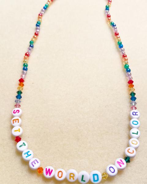 SET THE WORLD ON COLOR Necklace