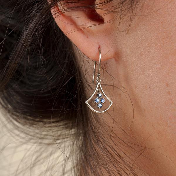 La Rose des Alizés 8 Sapphires Earrings